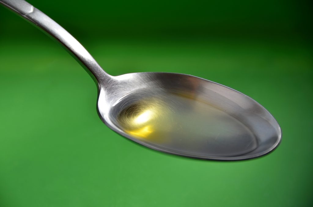 silver-spoon-with-oil-25422242-my-simple-remedies