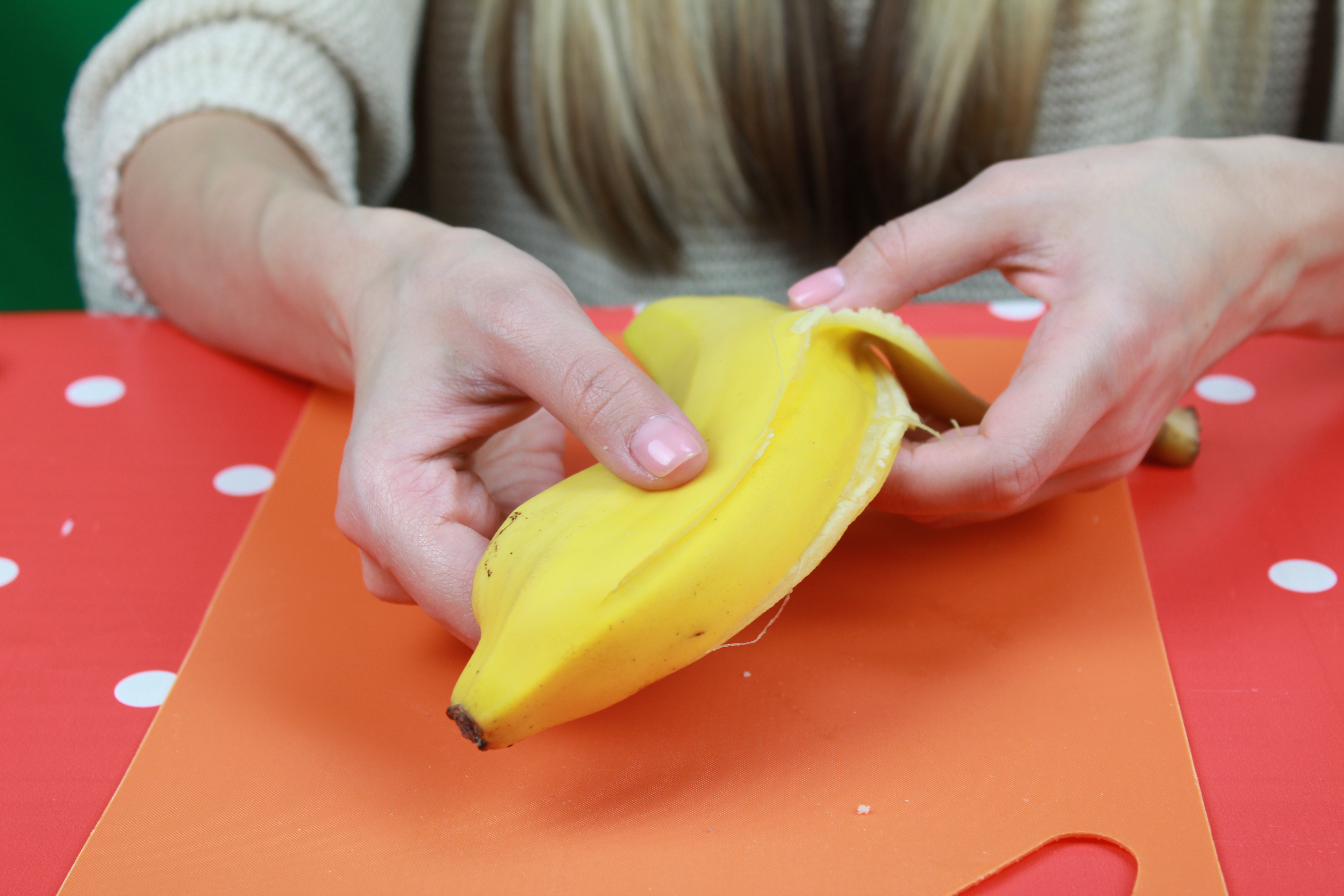 banana peel for acne